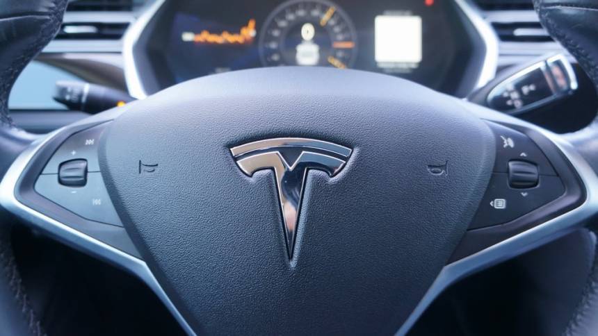 2014 Tesla Model S 5YJSA1H16EFP27810