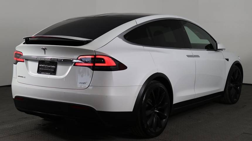 2018 Tesla Model X 5YJXCDE24JF089369