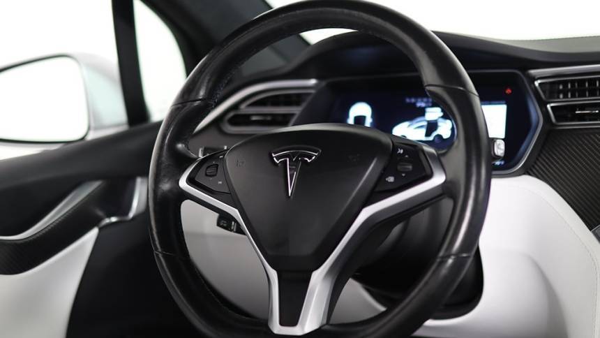 2018 Tesla Model X 5YJXCDE24JF089369