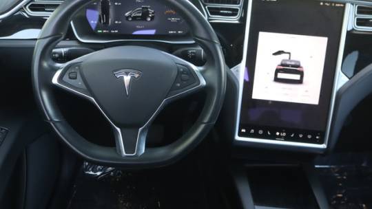 2017 Tesla Model X 5YJXCDE26HF037980