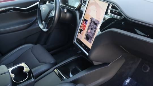 2017 Tesla Model X 5YJXCDE26HF037980