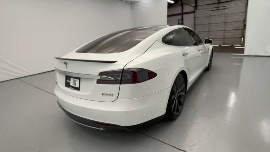 2015 Tesla Model S 5YJSA1V45FF096676