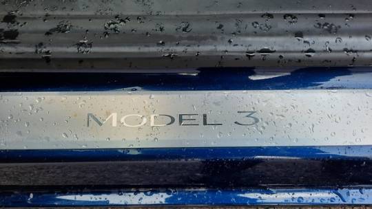 2018 Tesla Model 3 5YJ3E1EA4JF046052