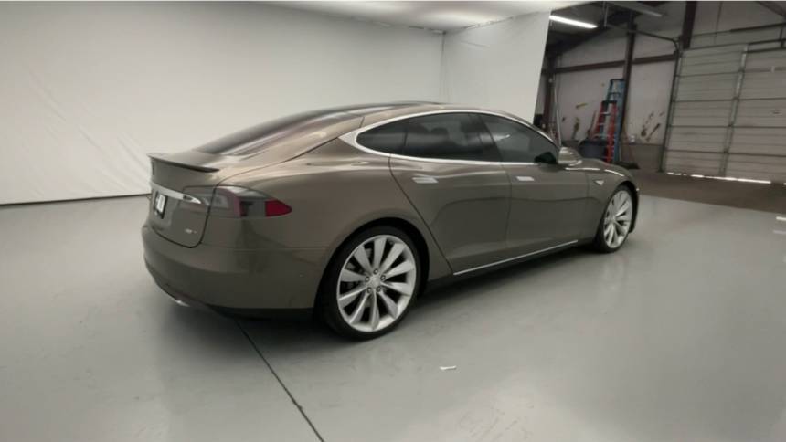2016 Tesla Model S 5YJSA1E26GF132360