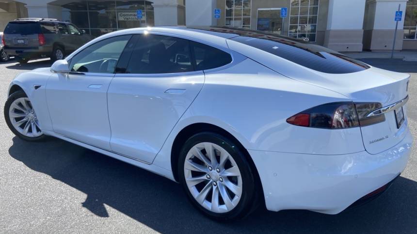 2018 Tesla Model S 5YJSA1E28JF281103