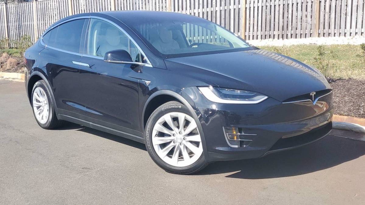 2018 Tesla Model X 5YJXCDE28JF127203