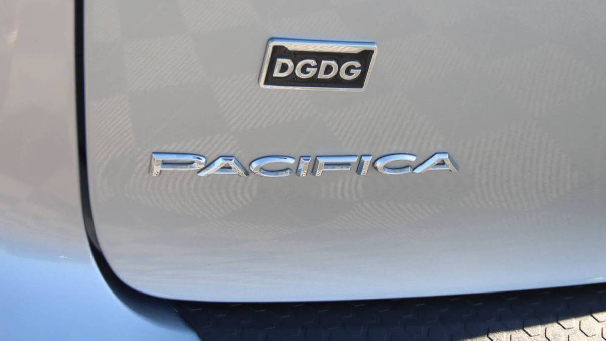 2018 Chrysler Pacifica Hybrid 2C4RC1N73JR178440