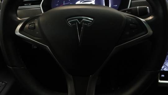2017 Tesla Model X 5YJXCAE2XHF052755