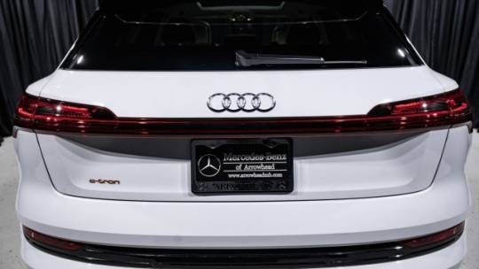 2019 Audi e-tron WA1VAAGE8KB006995