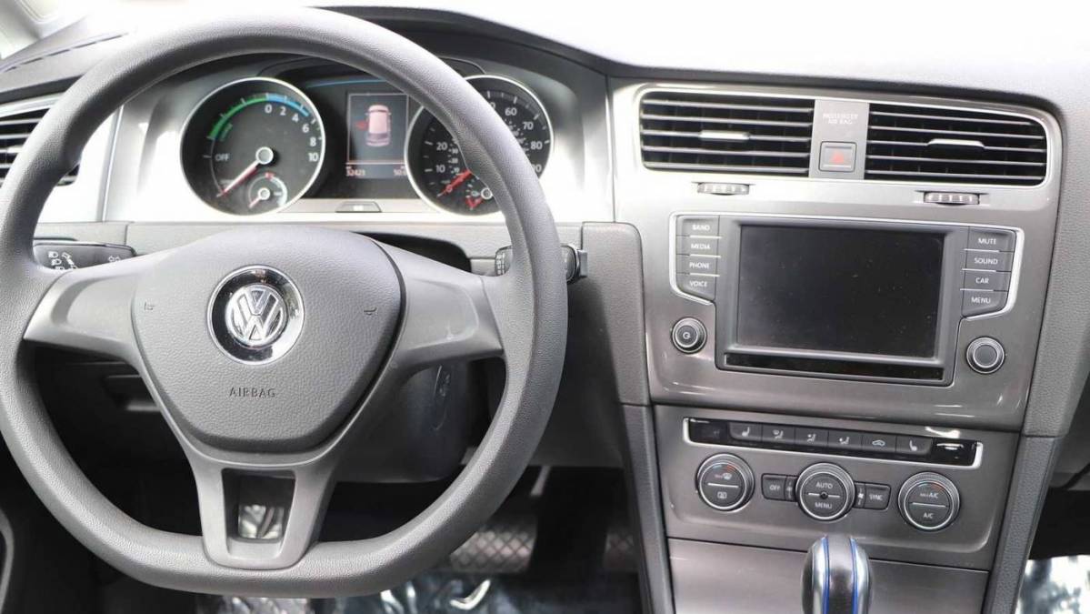 2016 Volkswagen e-Golf WVWKP7AUXGW913175