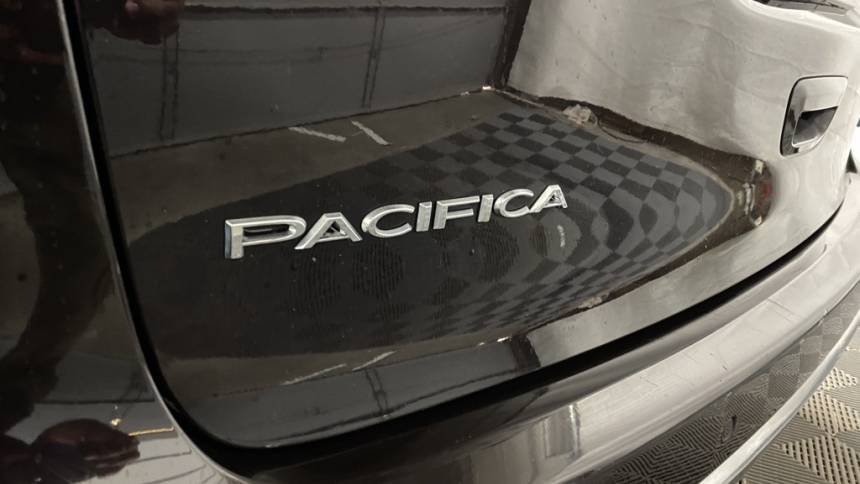 2018 Chrysler Pacifica Hybrid 2C4RC1H71JR164547
