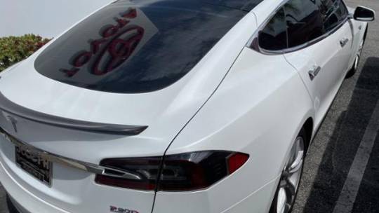2016 Tesla Model S 5YJSA1E41GF120988