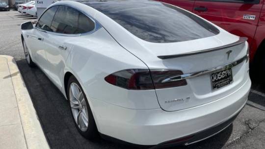 2016 Tesla Model S 5YJSA1E41GF120988
