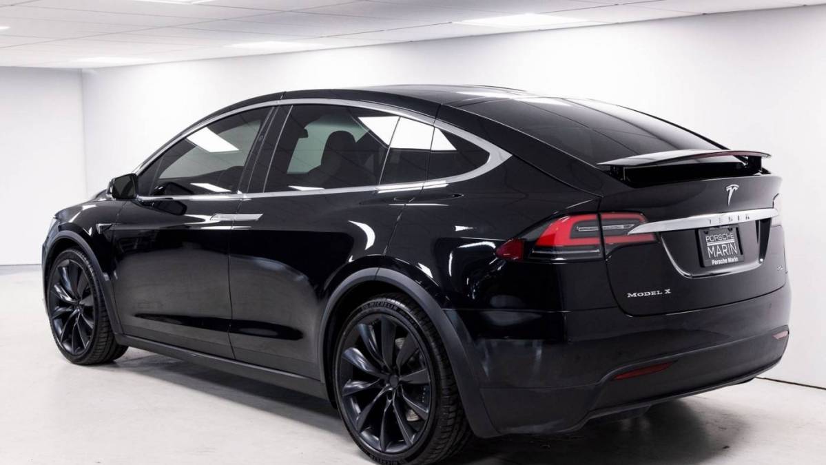 2018 Tesla Model X 5YJXCDE22JF102605