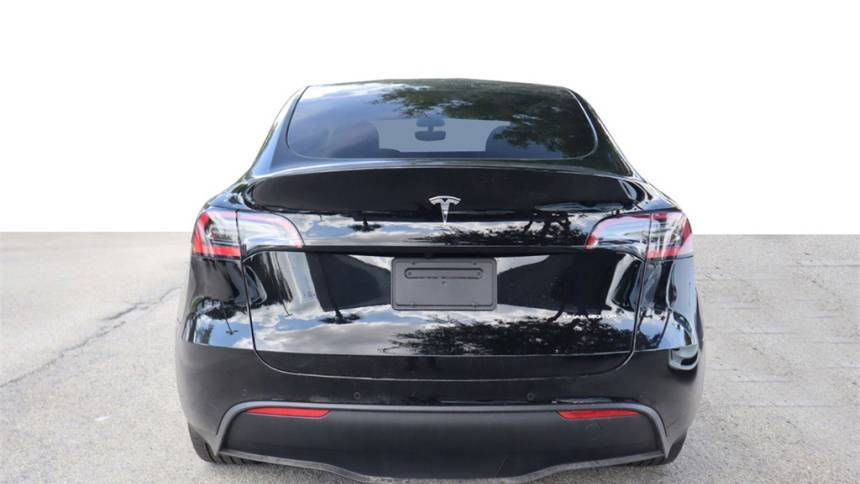 2020 Tesla Model Y 5YJYGDEE4LF057012