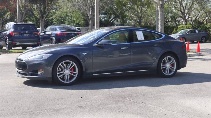 2016 Tesla Model S 5YJSA1E46GF129217