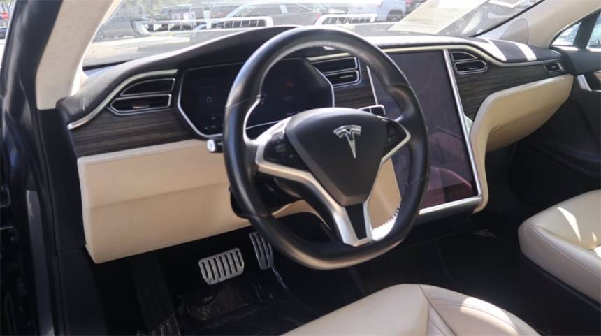 2016 Tesla Model S 5YJSA1E46GF129217