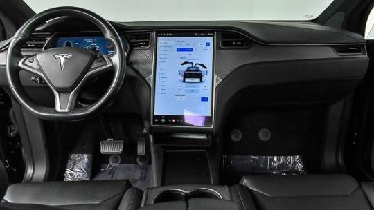 2018 Tesla Model X 5YJXCDE23JF135595