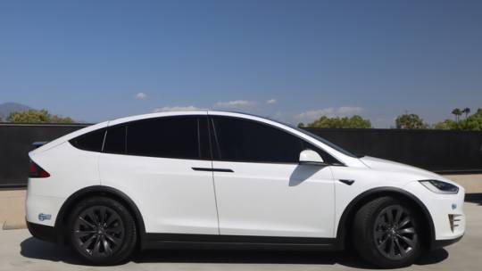 2018 Tesla Model X 5YJXCDE24JF121205