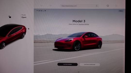 2018 Tesla Model 3 5YJ3E1EB7JF063131