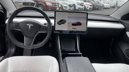 2019 Tesla Model 3 5YJ3E1EB5KF530435