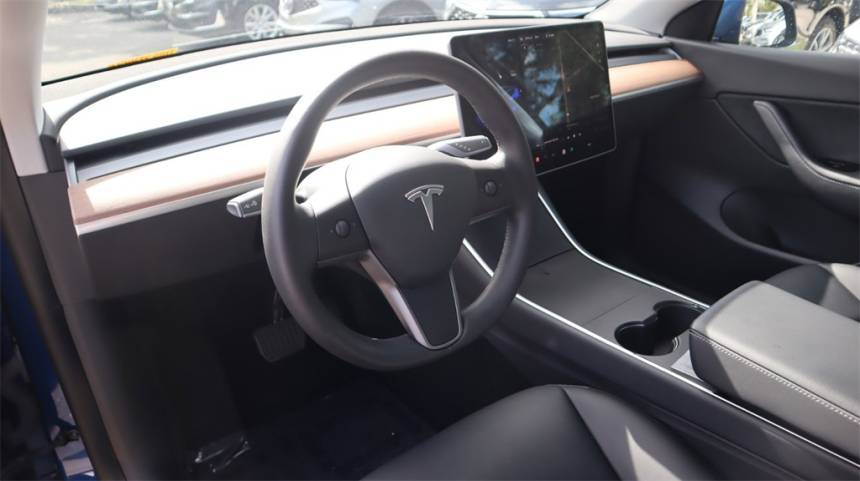2021 Tesla Model Y 5YJYGDEE4MF067959