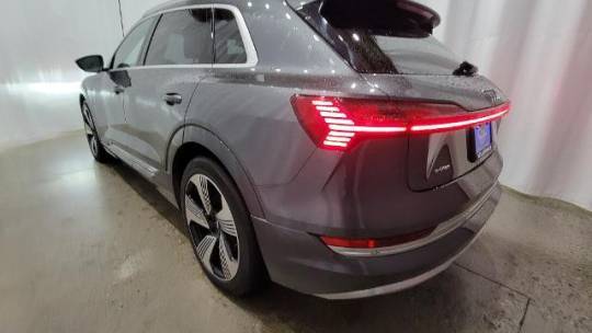 2019 Audi e-tron WA1VAAGE3KB008170