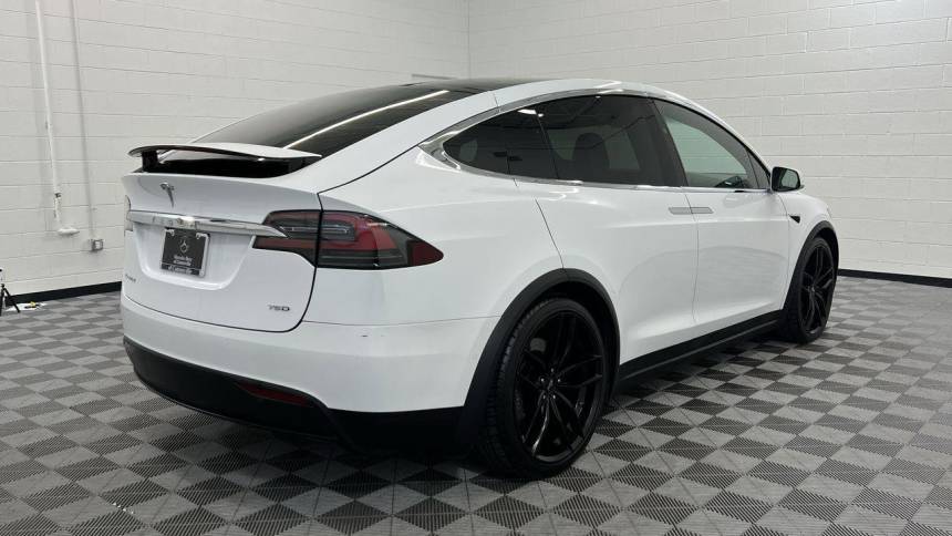 2018 Tesla Model X 5YJXCDE29JF113956