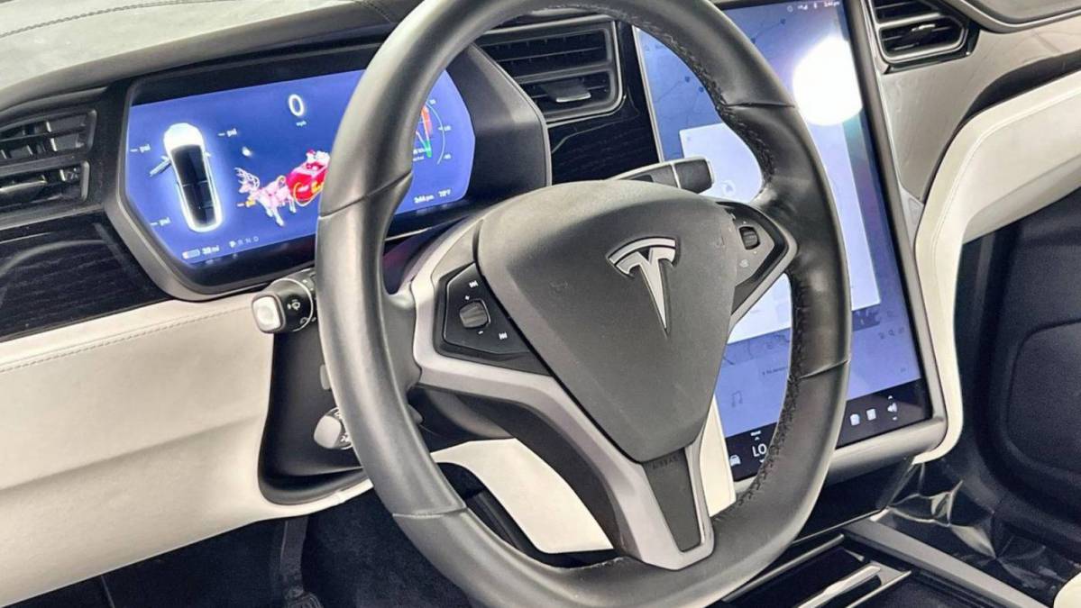 2018 Tesla Model X 5YJXCDE29JF113956