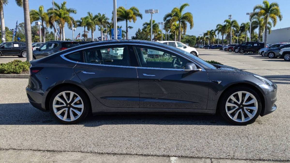 2019 Tesla Model 3 5YJ3E1EA6KF300801