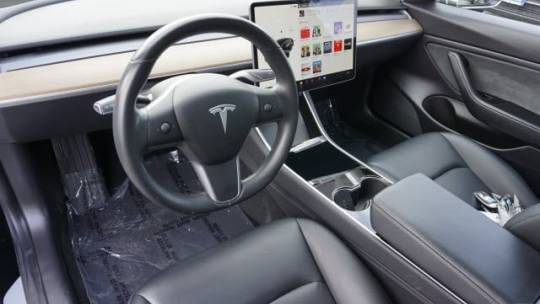 2019 Tesla Model 3 5YJ3E1EB4KF211995