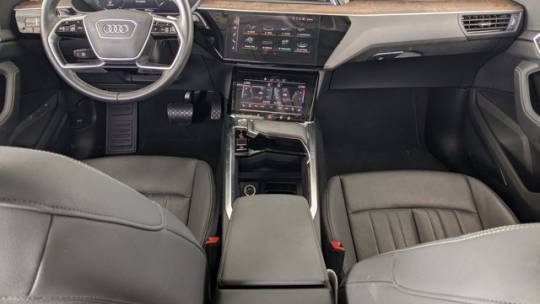 2019 Audi e-tron WA1LAAGE8KB024453