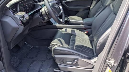 2019 Audi e-tron WA1VAAGE2KB008421
