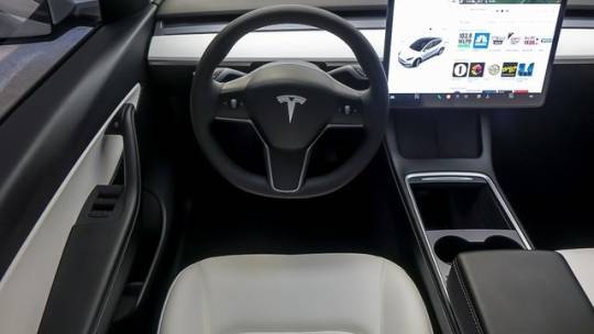 2021 Tesla Model Y 5YJYGDEEXMF186888