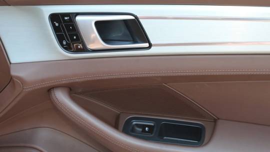2018 Porsche Panamera WP0CH2A74JL198501