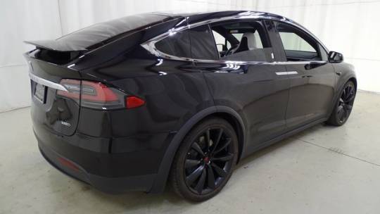 2017 Tesla Model X 5YJXCBE2XHF076561