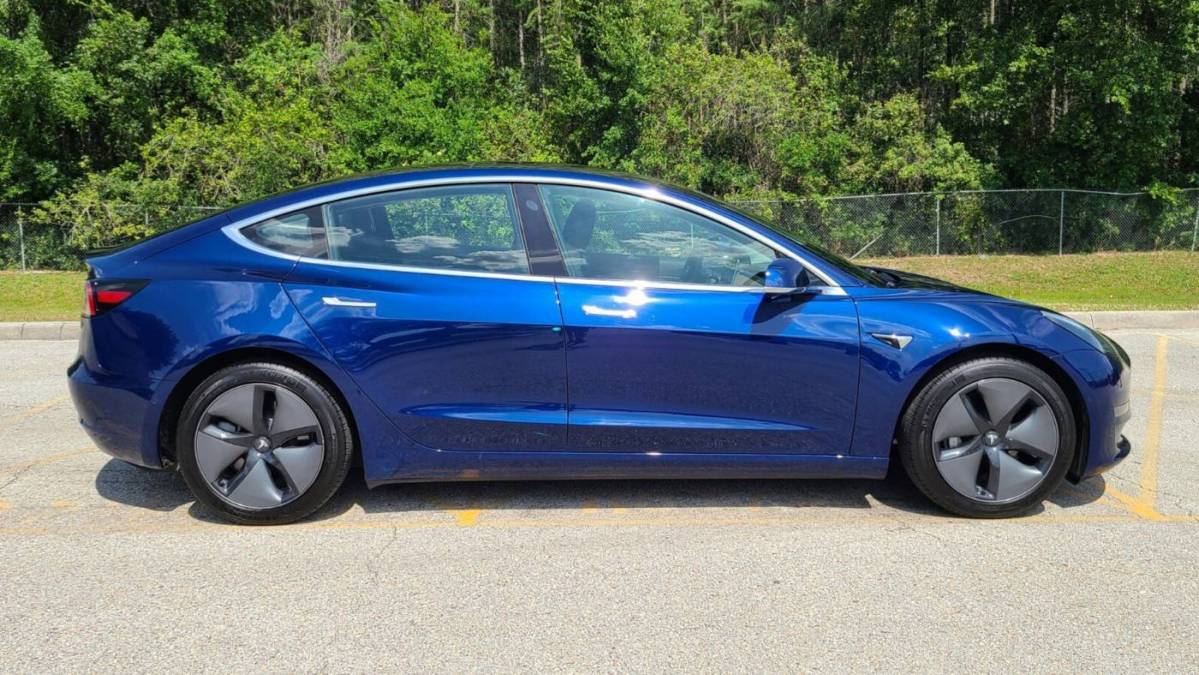 2018 Tesla Model 3 5YJ3E1EB1JF120505