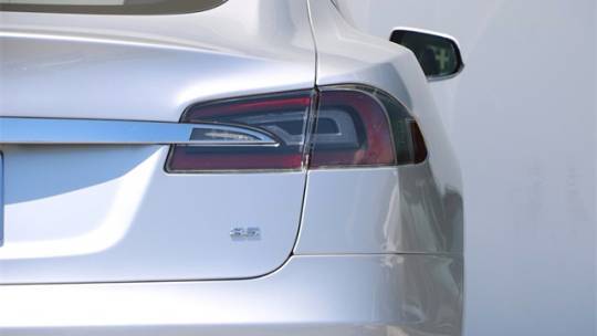 2013 Tesla Model S 5YJSA1CN4DFP07094