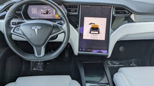 2018 Tesla Model X 5YJXCAE24JF144692