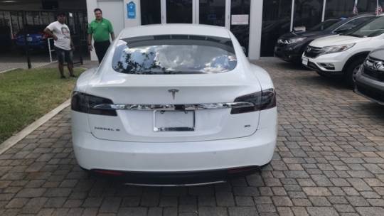 2015 Tesla Model S 5YJSA1H18FFP68876