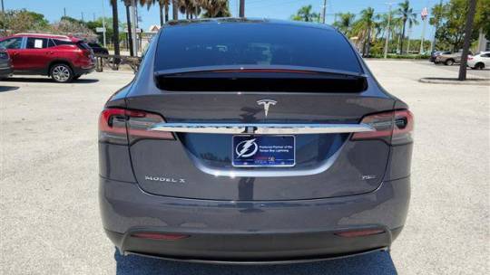 2018 Tesla Model X 5YJXCDE28JF121661