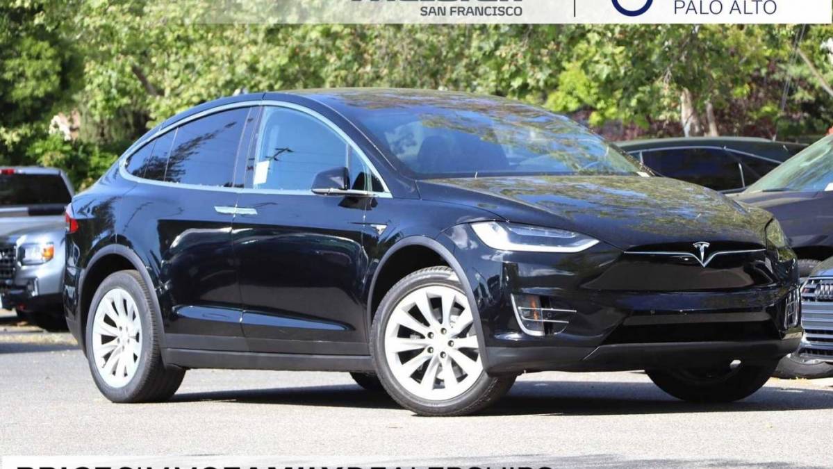 2018 Tesla Model X 5YJXCAE22JF141371