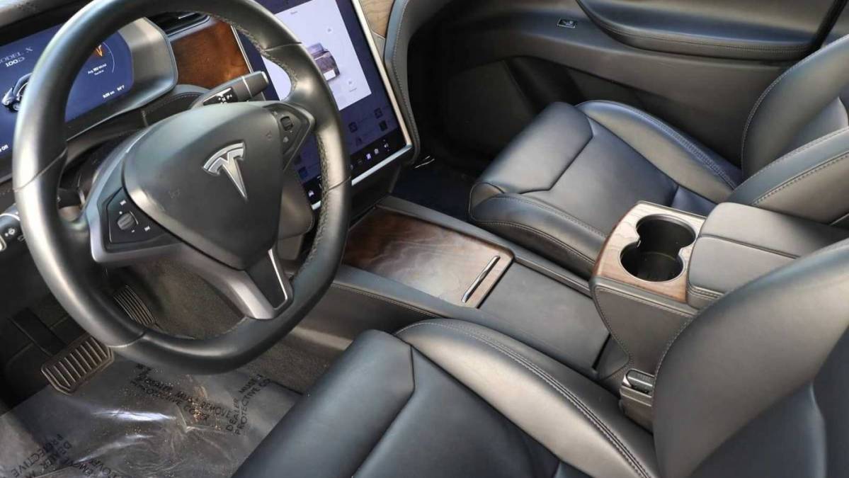 2018 Tesla Model X 5YJXCAE22JF141371