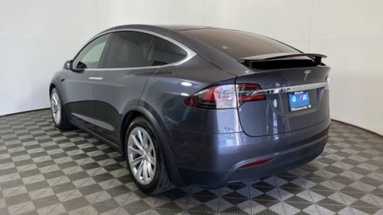 2018 Tesla Model X 5YJXCBE28JF136469