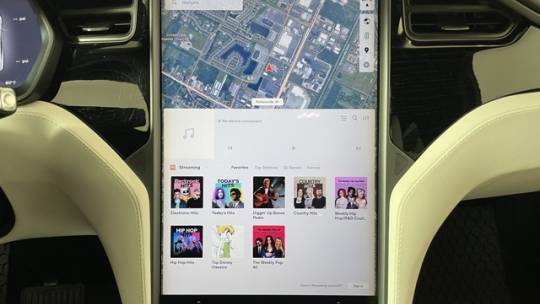 2018 Tesla Model X 5YJXCBE28JF136469