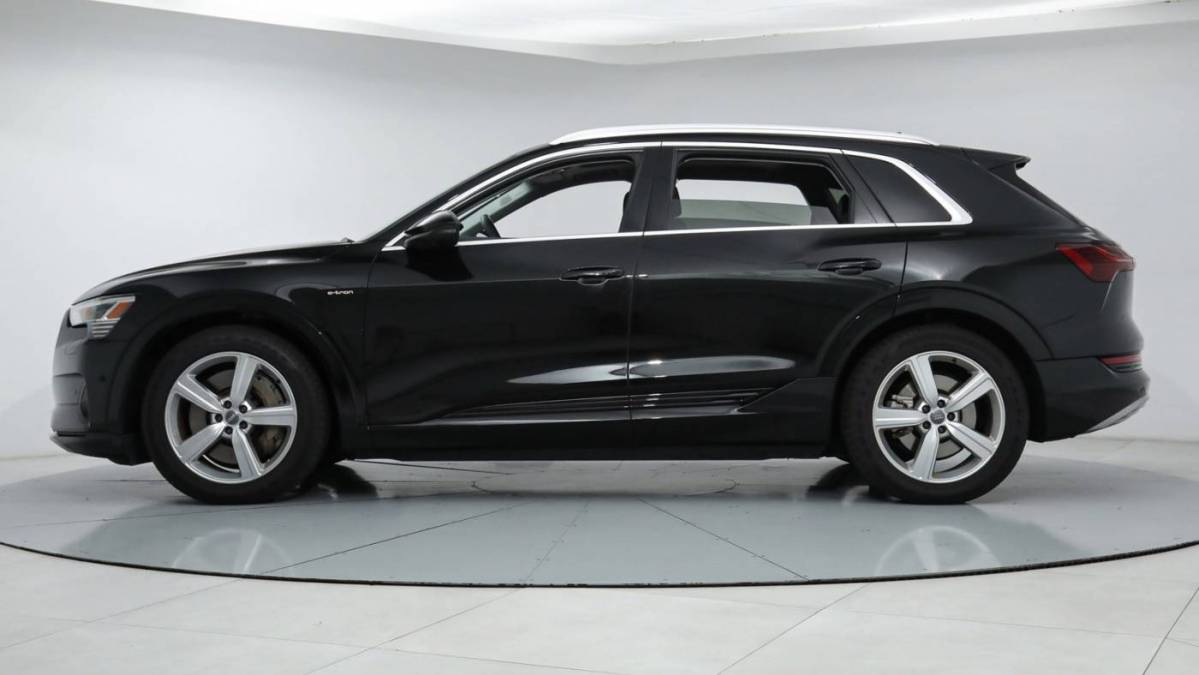 2019 Audi e-tron WA1LAAGE5KB024698