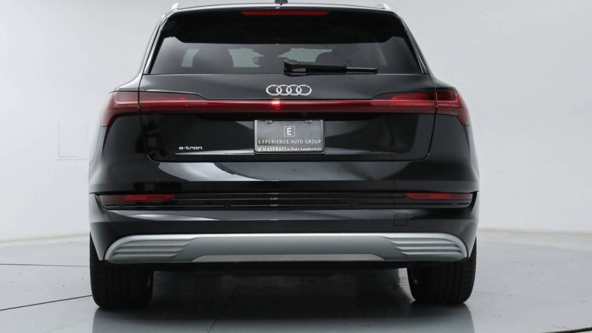 2019 Audi e-tron WA1LAAGE5KB024698