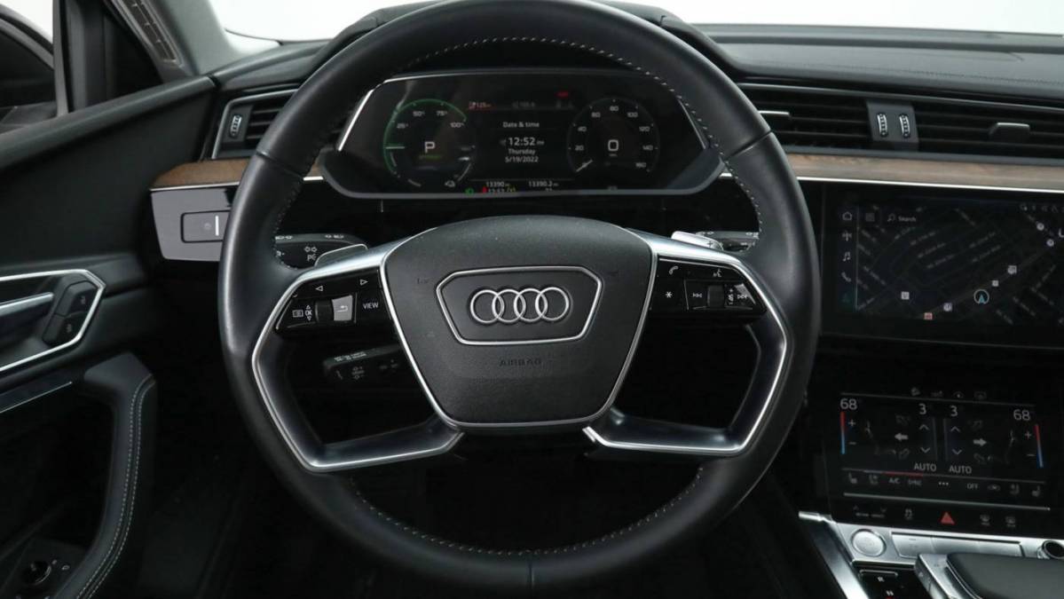 2019 Audi e-tron WA1LAAGE5KB024698