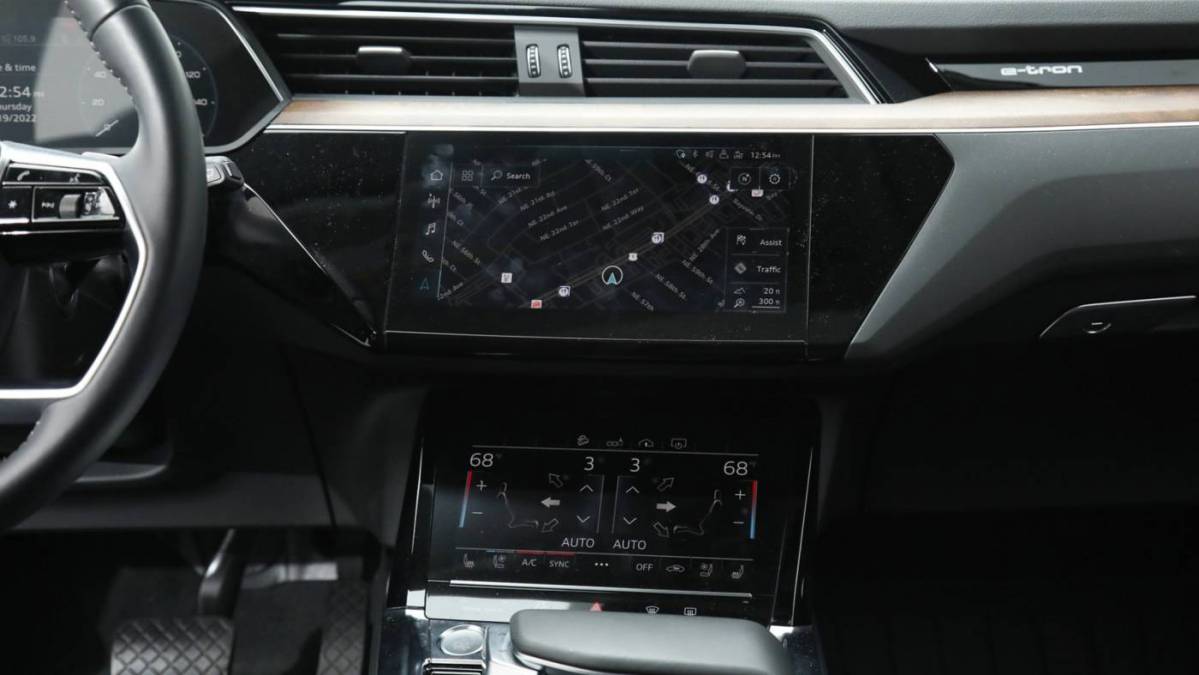 2019 Audi e-tron WA1LAAGE5KB024698