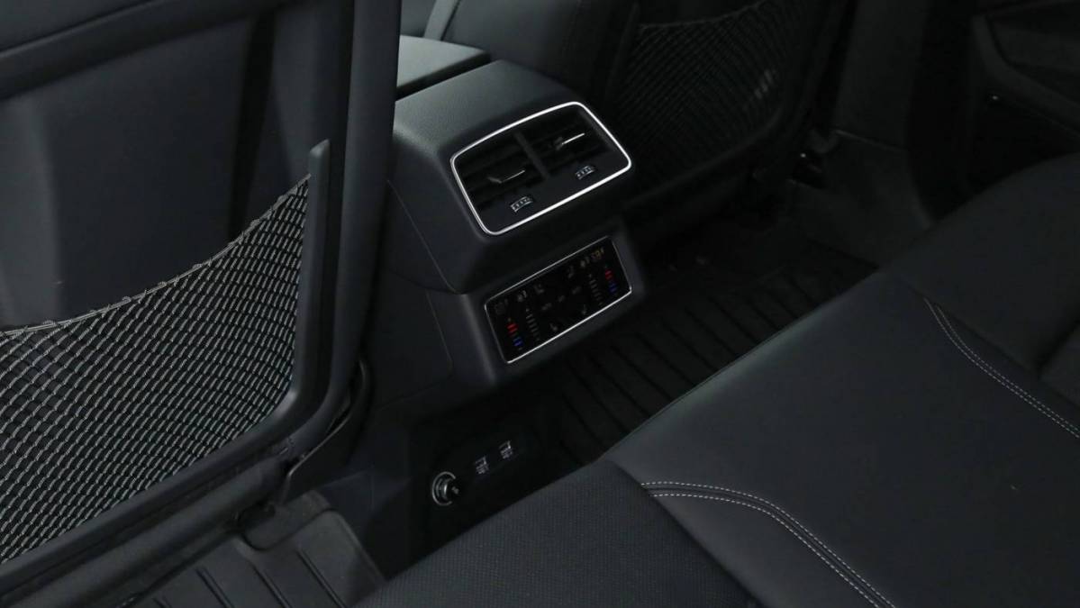 2019 Audi e-tron WA1LAAGE5KB024698